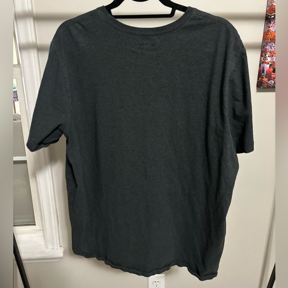 Eddie Bauer Pocket Tee - Picture 2 of 3